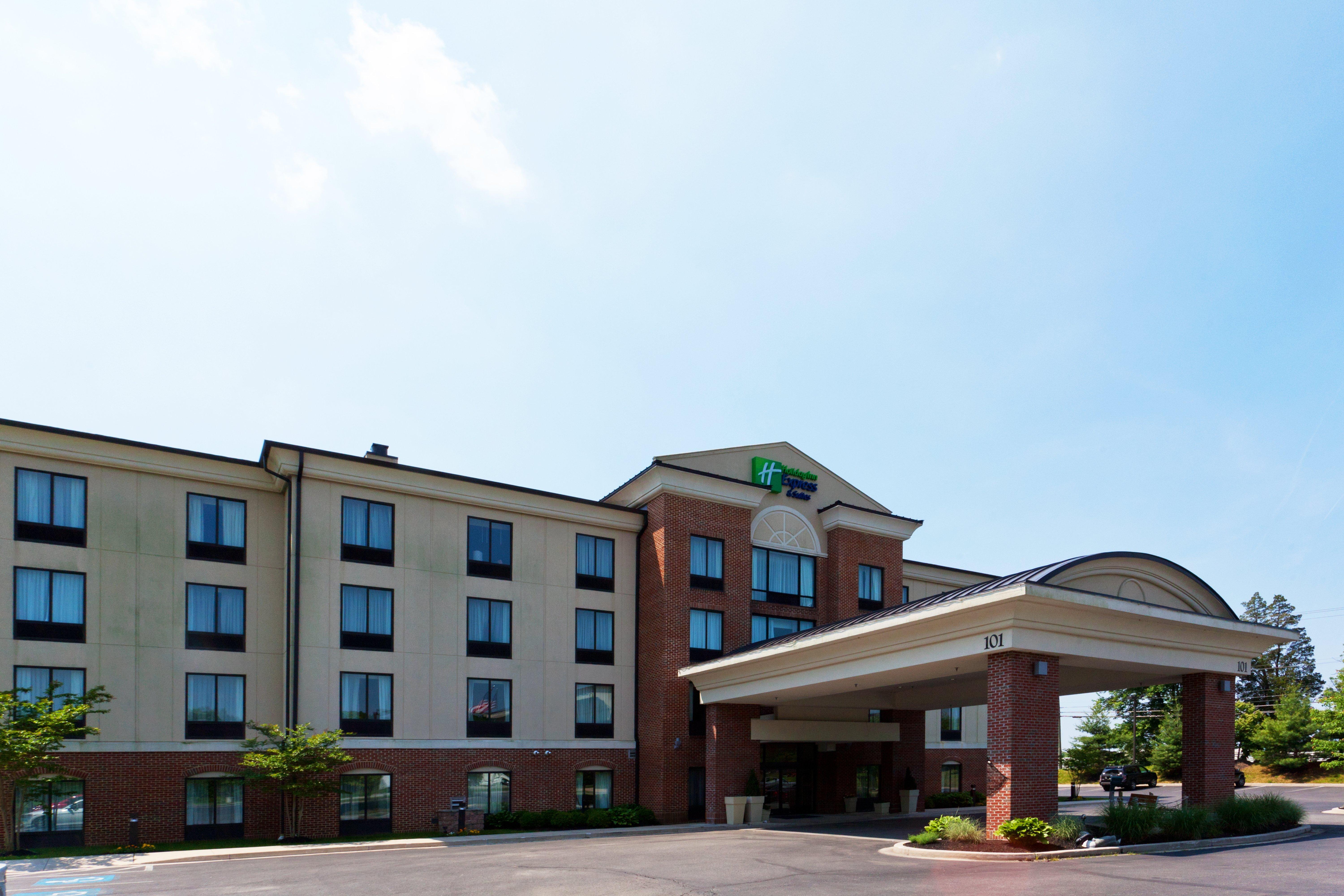 Holiday Inn Express Hotel & Suites-North East By Ihg Exterior photo