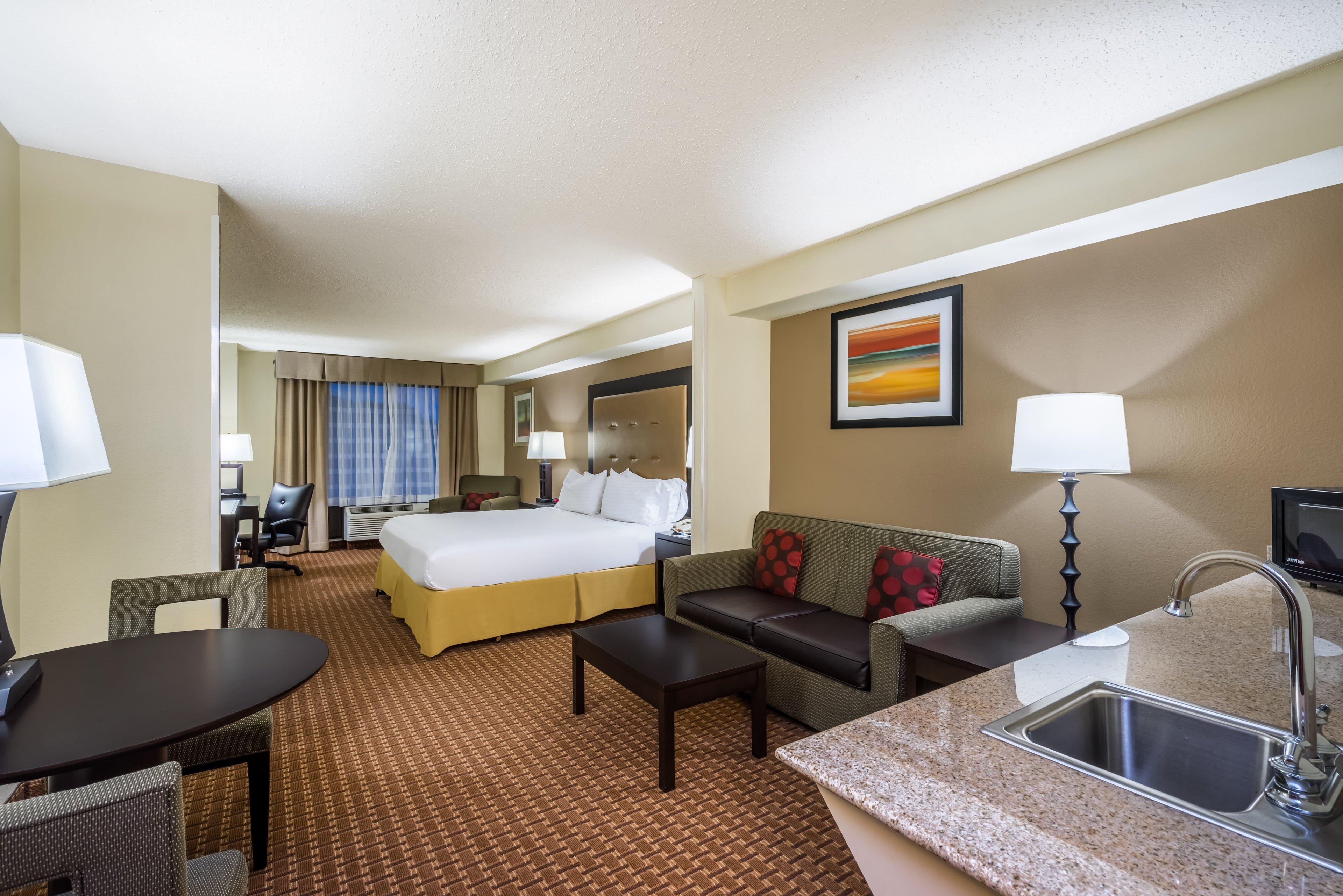 Holiday Inn Express Hotel & Suites-North East By Ihg Exterior photo